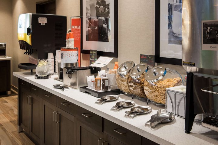 Hampton Inn & Suites Seattle / Redmond