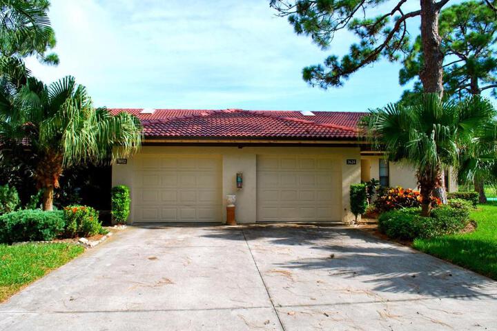 LUX VILLAs on beautiful Palmer Ranch