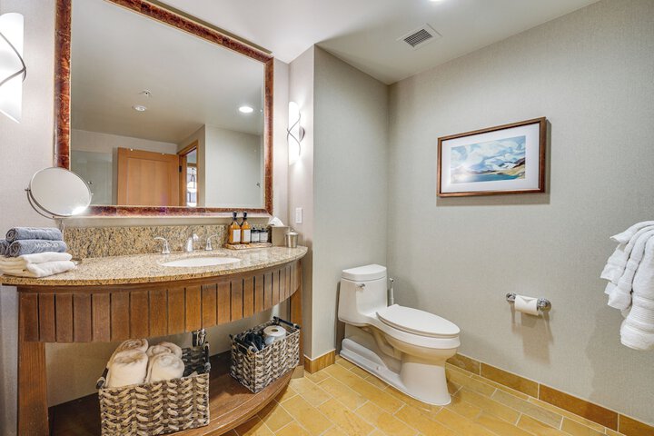Mountain Views & Pool Access: Cle Elum Condo!