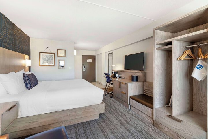 Room 12 of 43