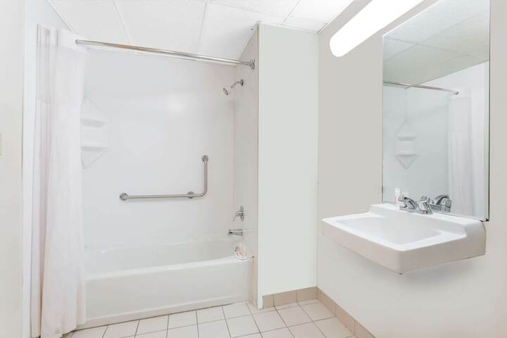 Room 17 of 25