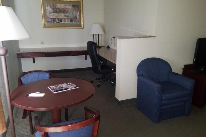 Room 17 of 25