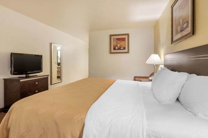 Room 40 of 46