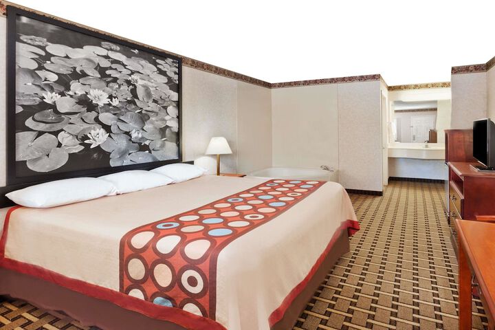 Room 14 of 15