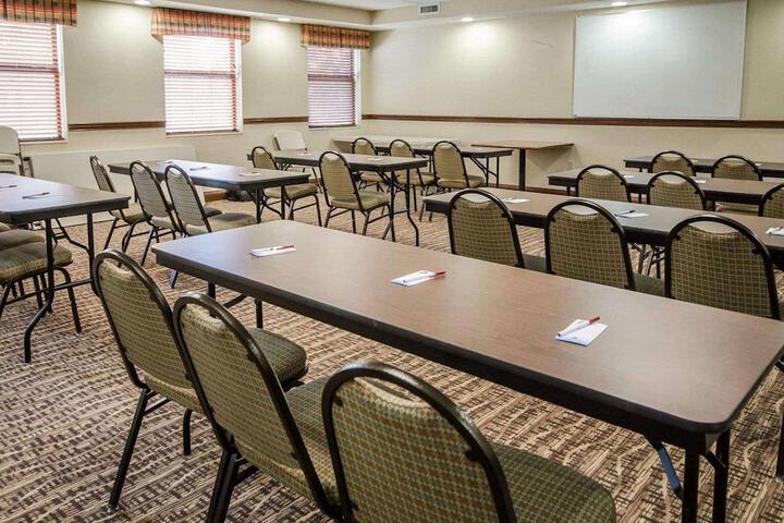 Quality Suites Jeffersonville - Louisville North
