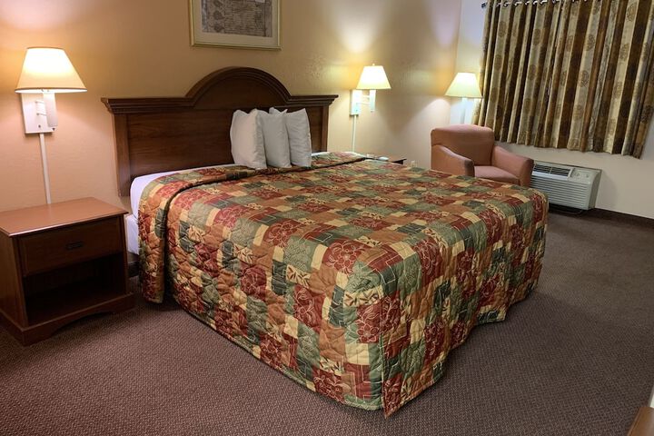 Room 24 of 26