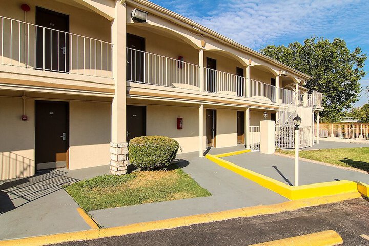 Hotel 3 of 48