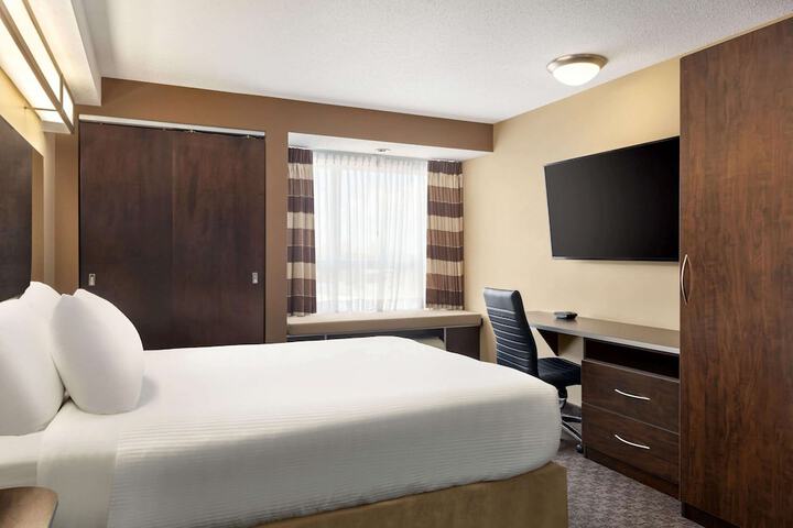 Room 14 of 36