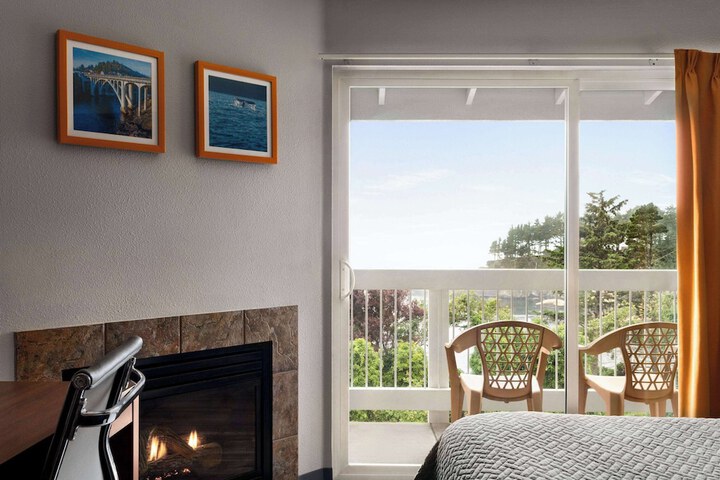 Travelodge by Wyndham Depoe Bay