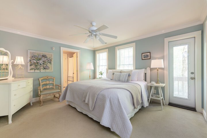 Room 16 of 32