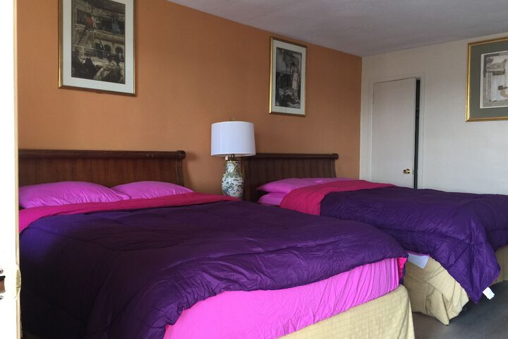 Room 8 of 17