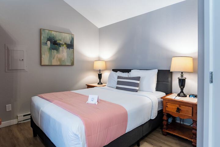 Inn at Haystack Rock