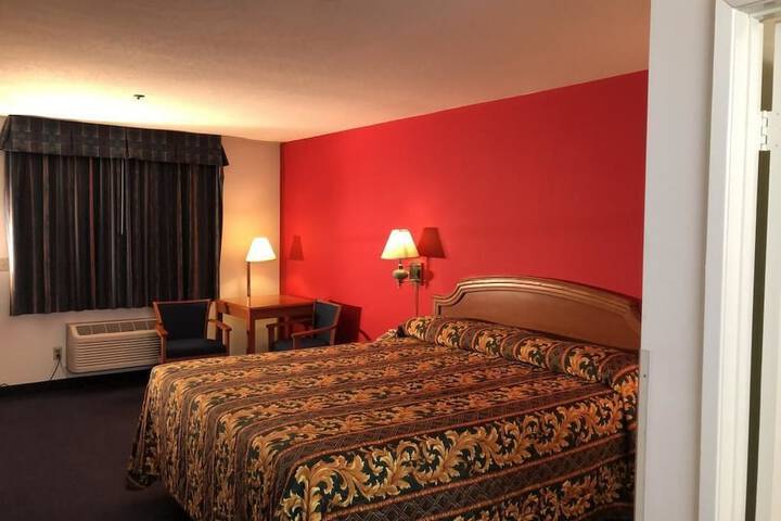 Room 11 of 34