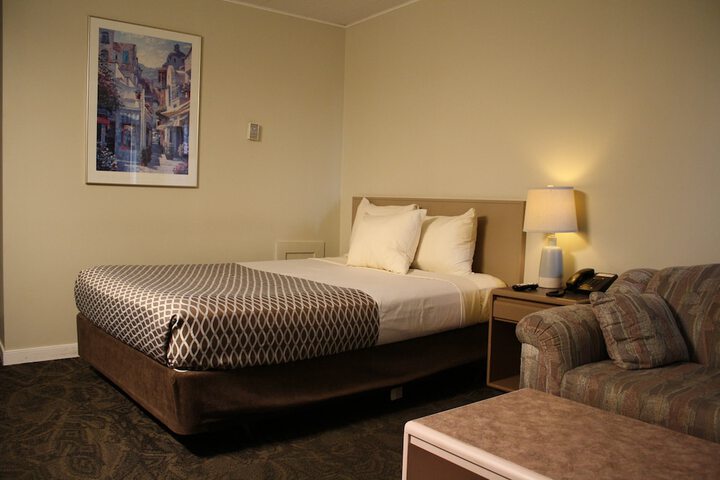 Room 9 of 23