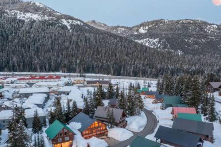 Luxury Family Cabin at Summit West