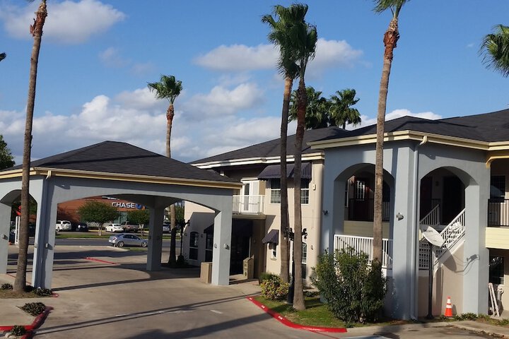 Hotel 3 of 34