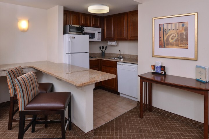 Staybridge Suites Indianapolis-Airport by IHG