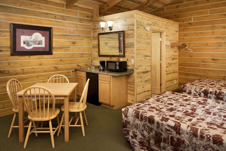 Rock Crest Lodge & Cabins