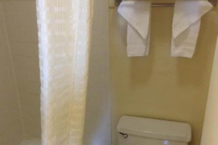 Room 6 of 19