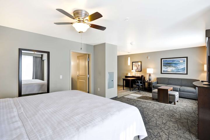 Room 30 of 47