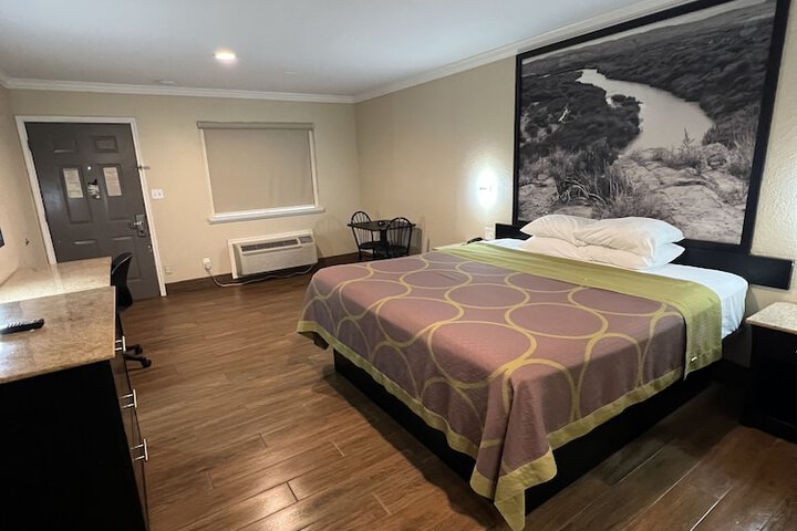 Room 29 of 54