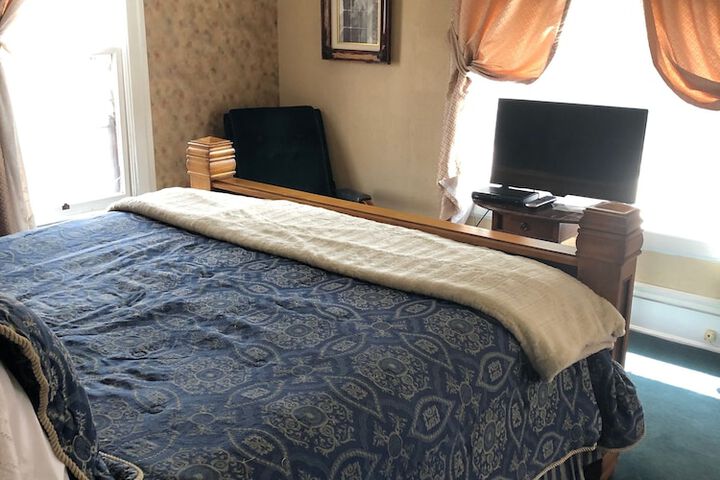 Room 24 of 44