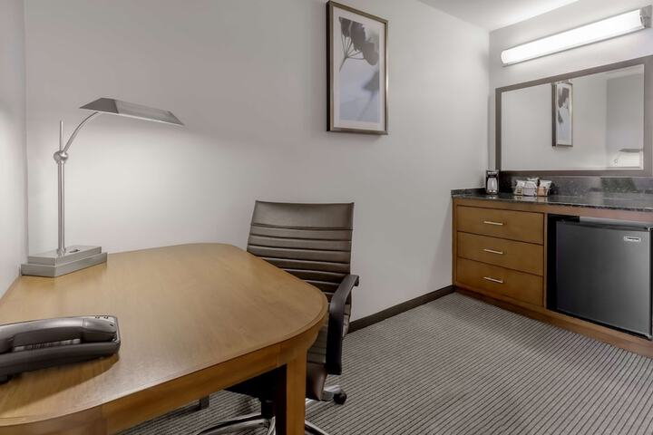 Room 13 of 38