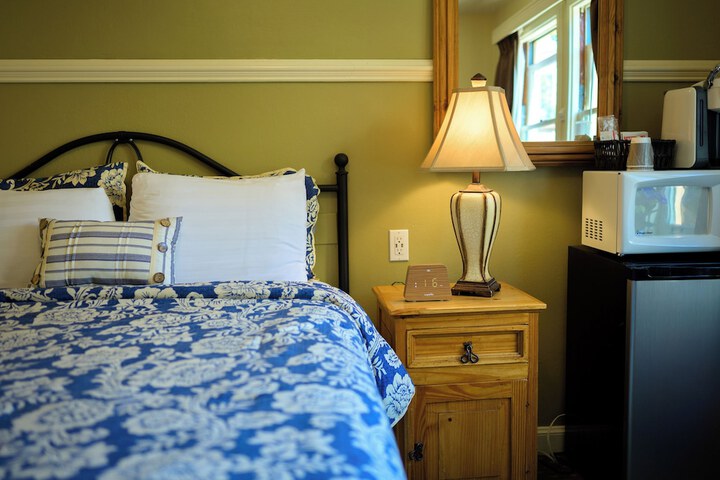 Room 32 of 83