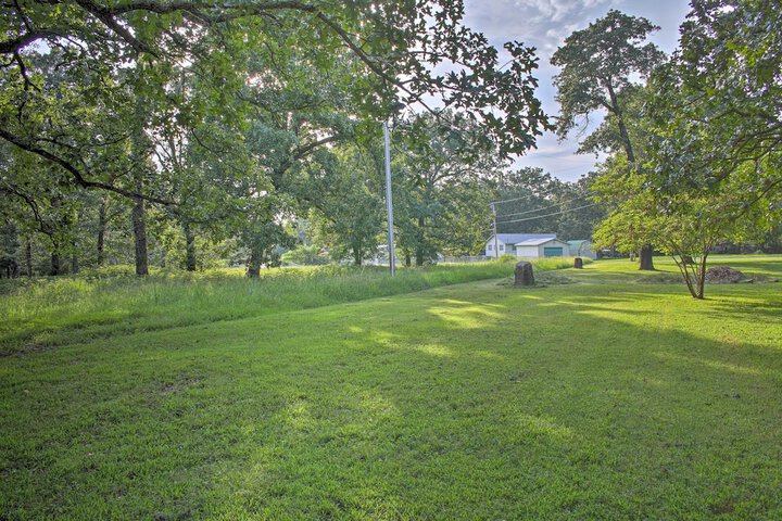 Hot Tub & Deck: Tranquil Home Near Grand Lake