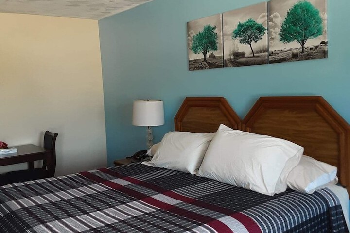 Ponce De Leon Motel
