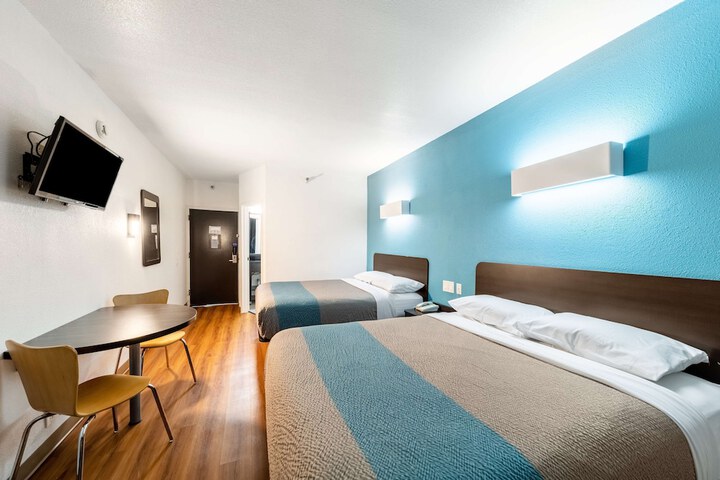 Room 43 of 48