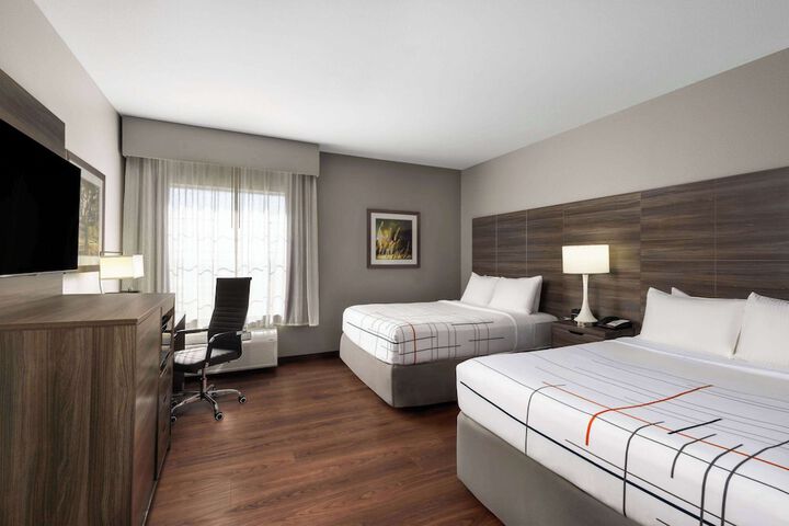 Room 32 of 42