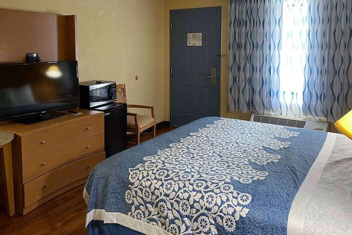 Room 18 of 34