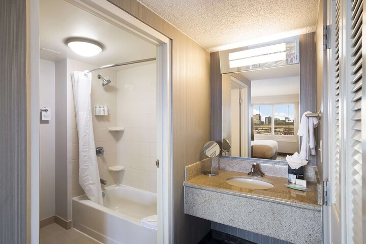 Room 34 of 49
