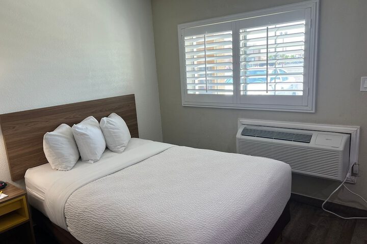 Room 15 of 39