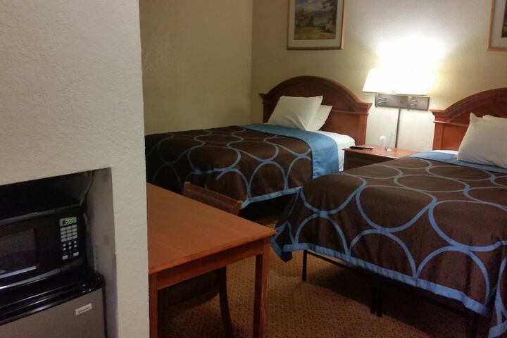 Room 27 of 34