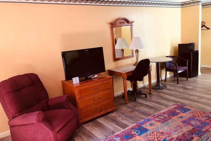 Room 12 of 17