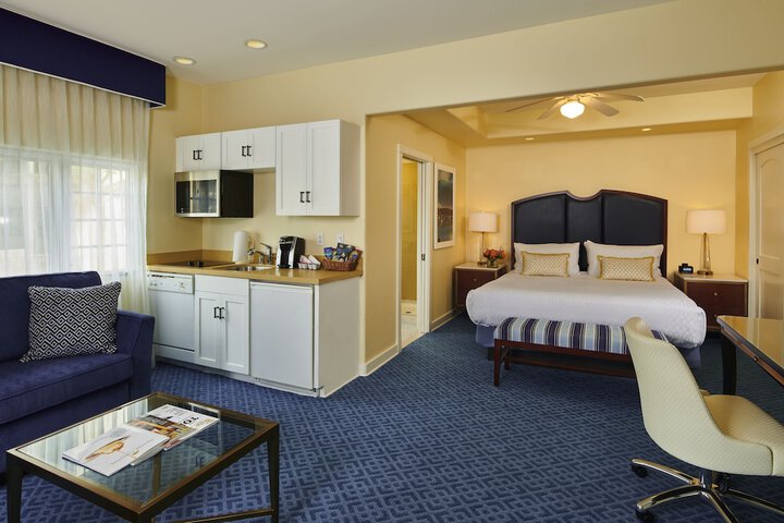 Room 35 of 83