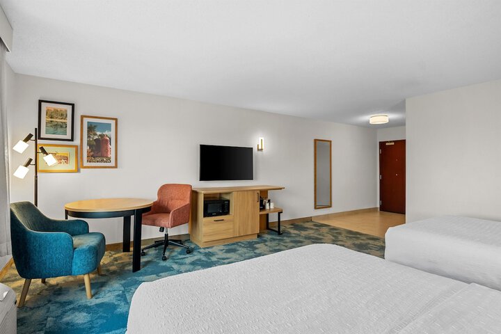 Hampton Inn & Suites Detroit-Canton