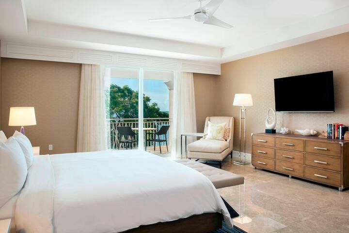 Playa Largo Resort & Spa Autograph Collection