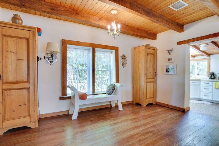 Patagonia Cottage w / Patio & Yard: Walk to Town!
