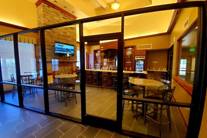 Clarion Hotel & Suites Williston