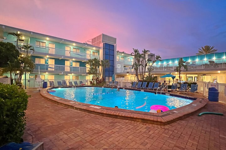 Pool 20 of 120