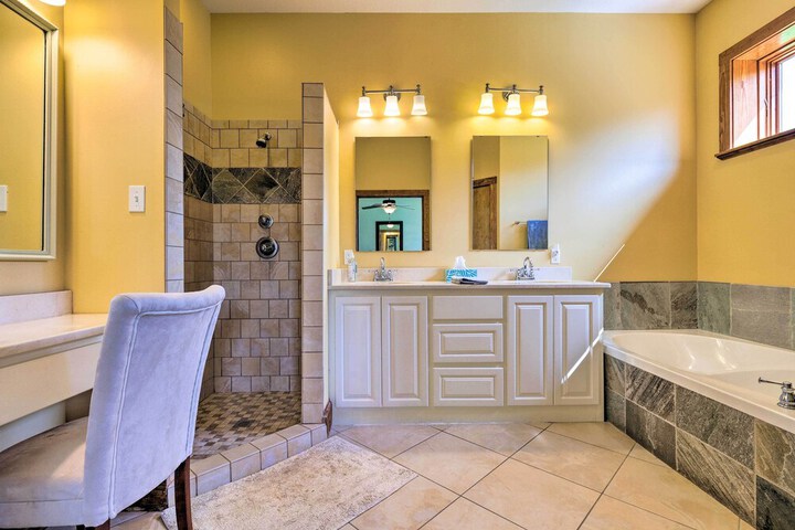Bright Waveland Home - Walk to Beach Access!