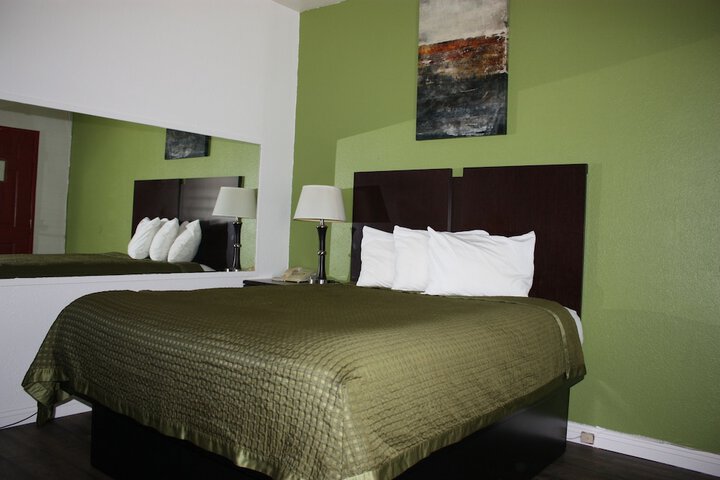 Room 15 of 17