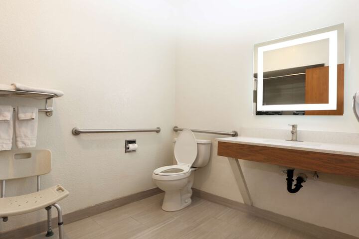 Room 26 of 31