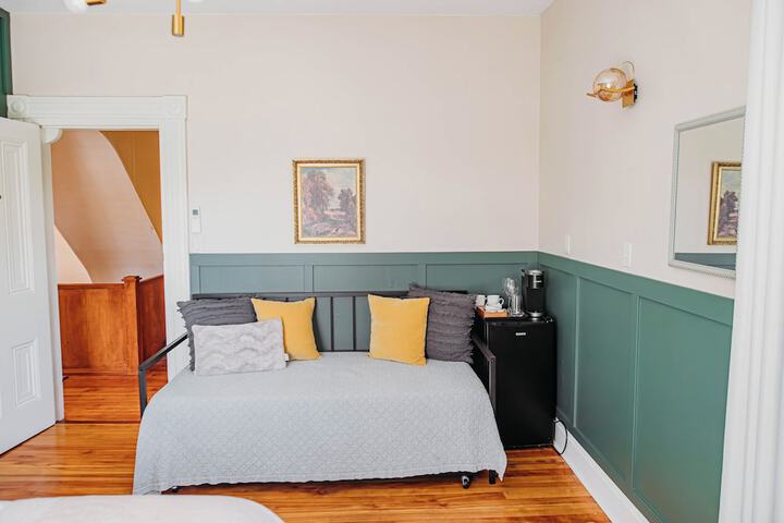 Room 32 of 57