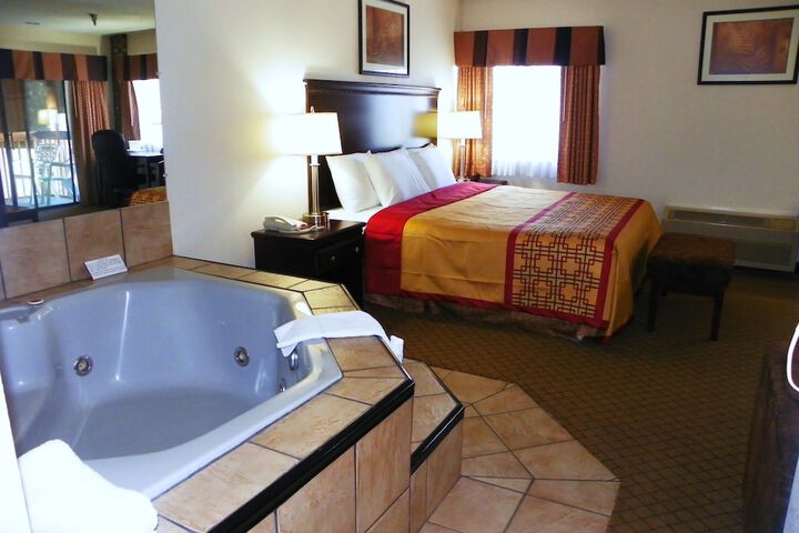 Room 16 of 24