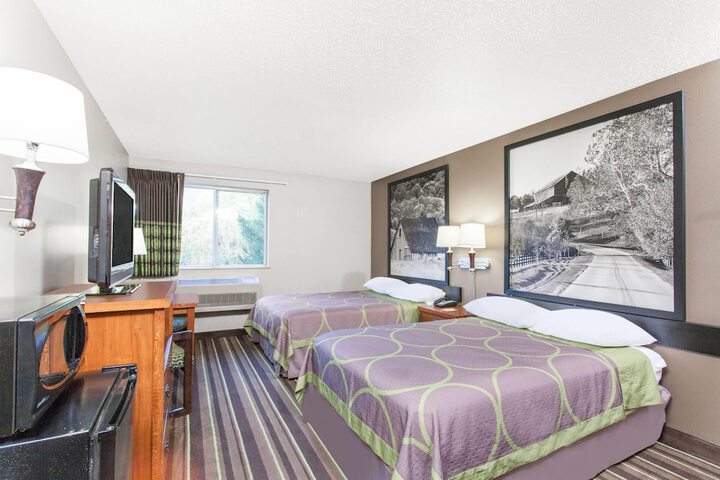 Super 8 by Wyndham Richlands / Claypool Hill Area