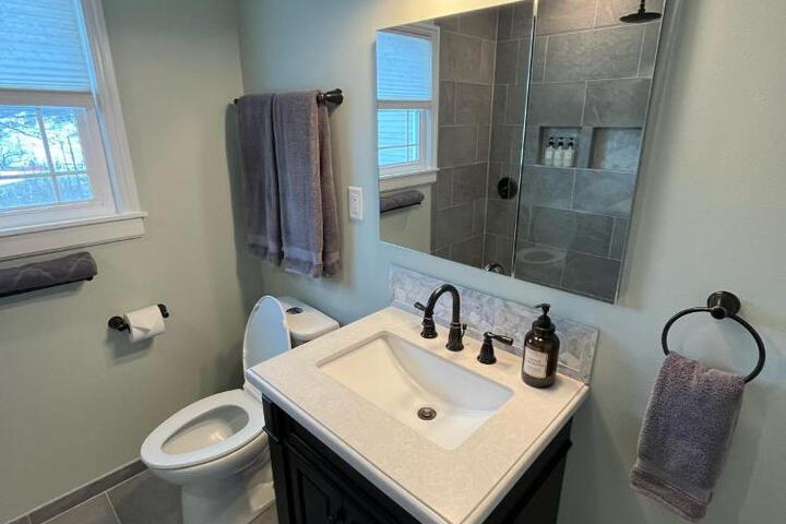 State Street Cottage Suite 2
